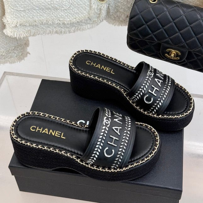 THICK SOLE WEDGE SLIPPERS IN BLACK MIX WHITE CALFSKIN