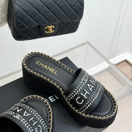 THICK SOLE WEDGE SLIPPERS IN BLACK MIX WHITE CALFSKIN