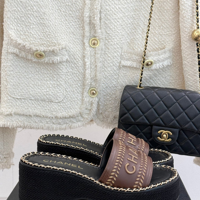 THICK SOLE WEDGE SLIPPERS IN CHOCOLATE BROWN CALFSKIN