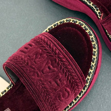 THICK SOLE WEDGE SLIPPERS IN MAROON RED VELVET