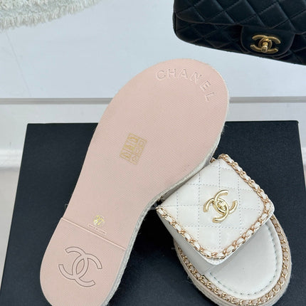 FLAT CHAIN HEART SLIPPER IN WHITE LAMBSKIN