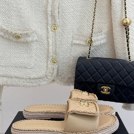 FLAT CHAIN HEART SLIPPER IN BISQUE BEIGE LAMBSKIN