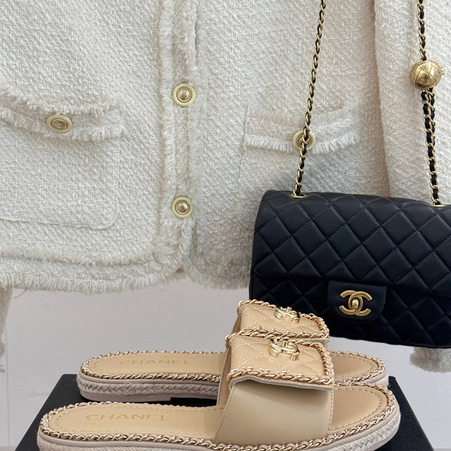 FLAT CHAIN HEART SLIPPER IN BISQUE BEIGE LAMBSKIN