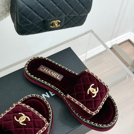 FLAT CHAIN HEART SLIPPER IN PLUM PURPLE VELVET