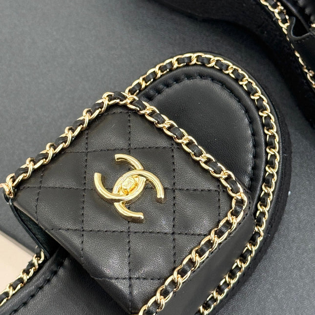 THICK-SOLED CHAIN HEART SLIPPER IN BLACK LAMBSKIN