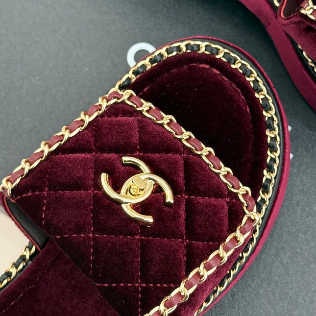 THICK-SOLED CHAIN HEART SLIPPER IN PLUM PURPLE VELVET