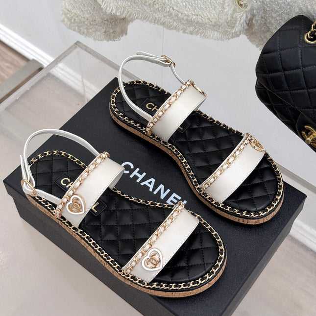 FLAT CHAIN HEART SANDAL IN WHITE LAMBSKIN
