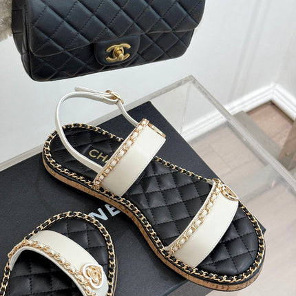 FLAT CHAIN HEART SANDAL IN WHITE LAMBSKIN