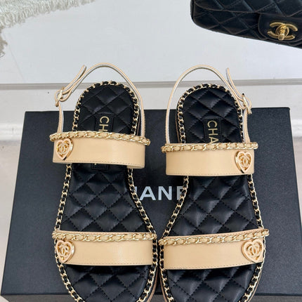 FLAT CHAIN HEART SANDAL IN BISQUE BEIGE LAMBSKIN