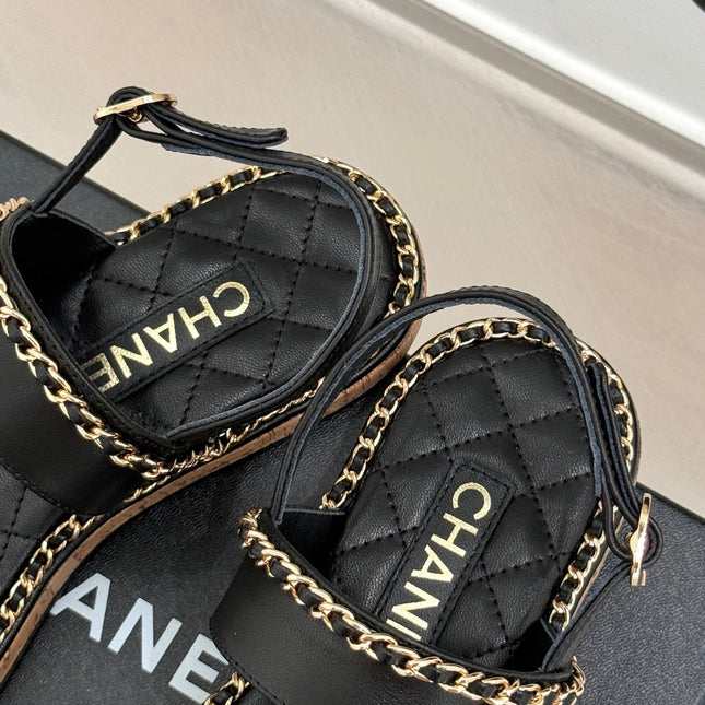 FLAT CHAIN HEART SANDAL IN BLACK LAMBSKIN