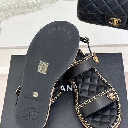 FLAT CHAIN HEART SANDAL IN BLACK LAMBSKIN