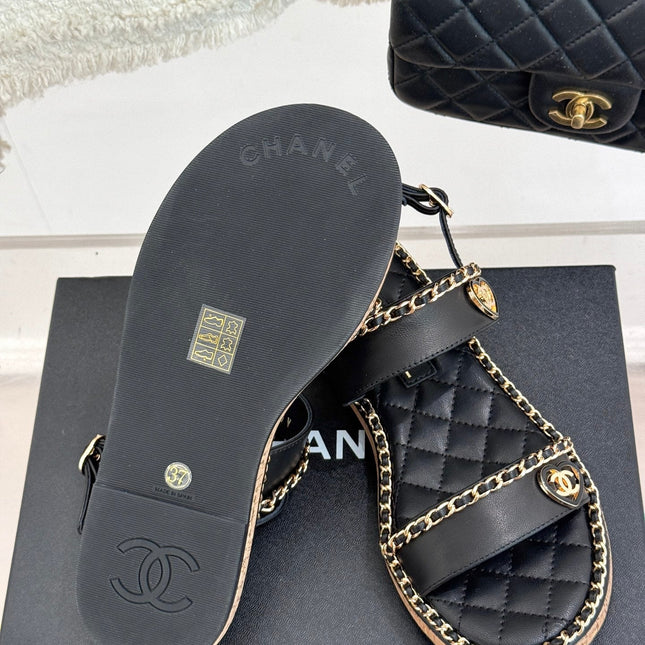 FLAT CHAIN HEART SANDAL IN BLACK LAMBSKIN