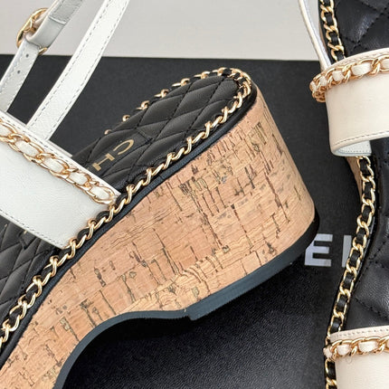 THICK-SOLED CHAIN HEART SANDAL IN WHITE LAMBSKIN