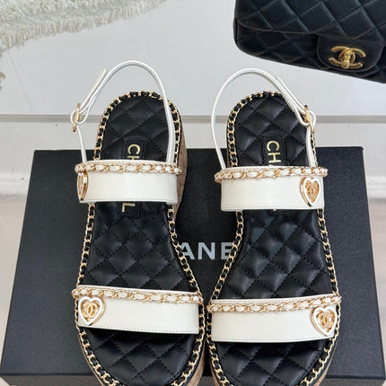 THICK-SOLED CHAIN HEART SANDAL IN WHITE LAMBSKIN