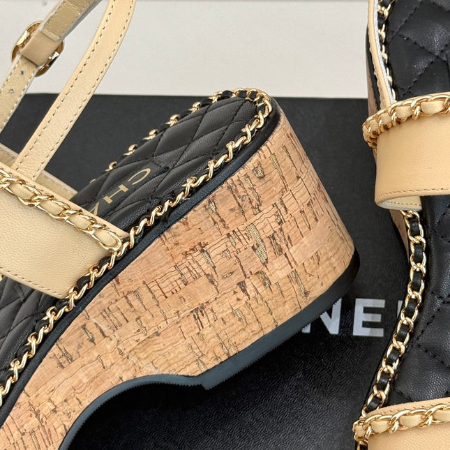 THICK-SOLED CHAIN HEART SANDAL IN BISQUE BEIGE LAMBSKIN