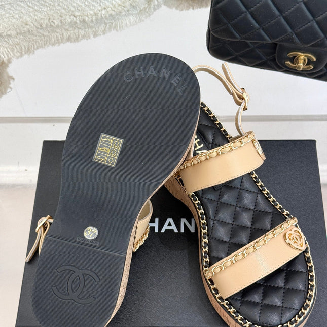 THICK-SOLED CHAIN HEART SANDAL IN BISQUE BEIGE LAMBSKIN