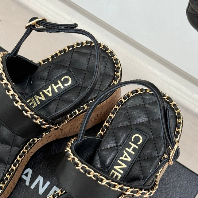 THICK-SOLED CHAIN HEART SANDAL IN BLACK LAMBSKIN