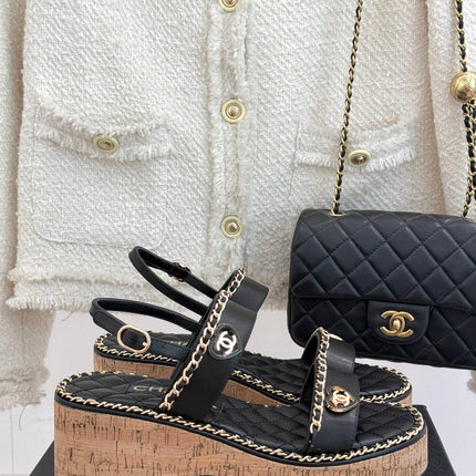 THICK-SOLED CHAIN HEART SANDAL IN BLACK LAMBSKIN