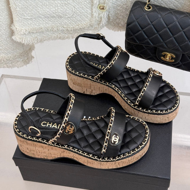 THICK-SOLED CHAIN HEART SANDAL IN BLACK LAMBSKIN