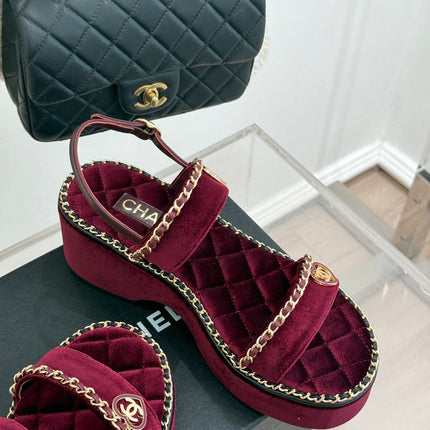 THICK-SOLED CHAIN HEART SANDAL IN PLUM PURPLE VELVET