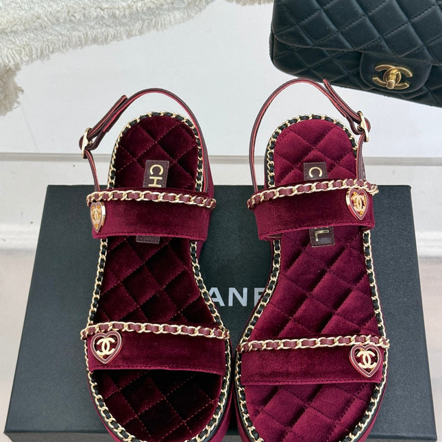 THICK-SOLED CHAIN HEART SANDAL IN PLUM PURPLE VELVET