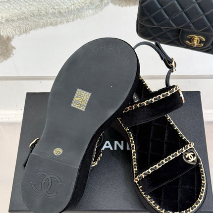 THICK-SOLED CHAIN HEART SANDAL IN BLACK VELVET