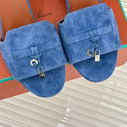 HIGH HEELS IN BLUE SUEDE AND LAMBSKIN