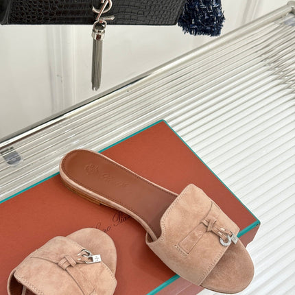 FLAT SANDALS IN LIP PINK SUEDE AND LAMBSKIN