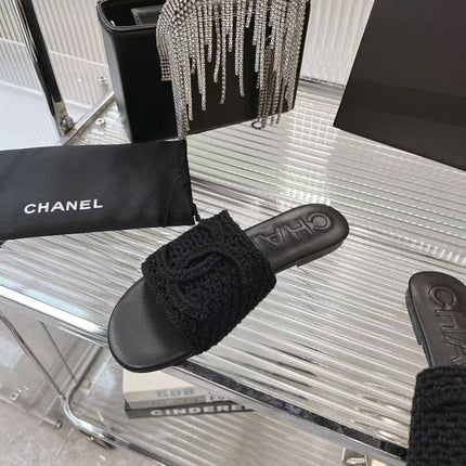 SLIPPERS BLACK SHEEPSKIN