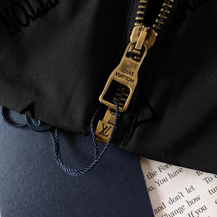 LV BLACK JACKET 239037