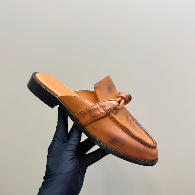 ASTAIRE MULE IN CINNAMON BROWN CALFSKIN