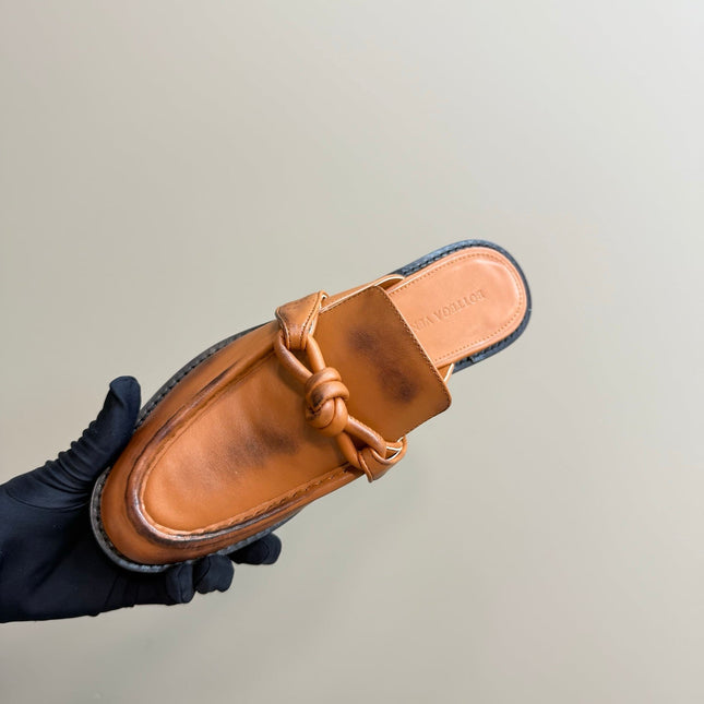 ASTAIRE MULE IN CINNAMON BROWN CALFSKIN