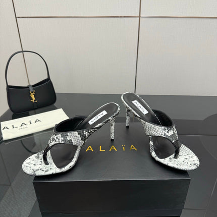 ALAIA HEELED THONG 25S IN WHITE AND BLACK LAMBSKIN SNAKE-EMBOSSED