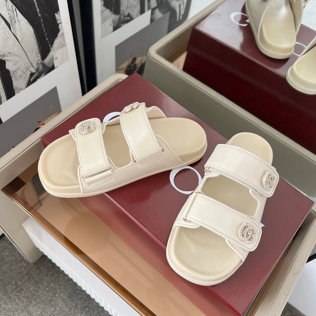 DOUBLE G CRYSTAL FLAT SANDALS IN IVORY SOFT LAMBSKIN