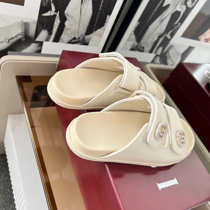 DOUBLE G CRYSTAL FLAT SANDALS IN IVORY SOFT LAMBSKIN