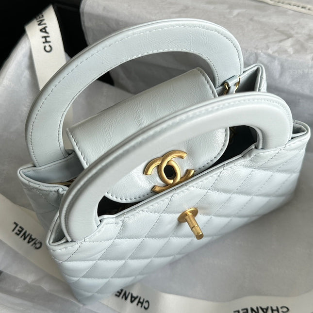 CHANEL VINTAGE KELLY 25S 19 CM IN PASTEL MINT GREEN LAMBSKIN WITH GOLD HARDWARE