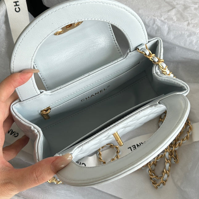 CHANEL VINTAGE KELLY 25S 19 CM IN PASTEL MINT GREEN LAMBSKIN WITH GOLD HARDWARE