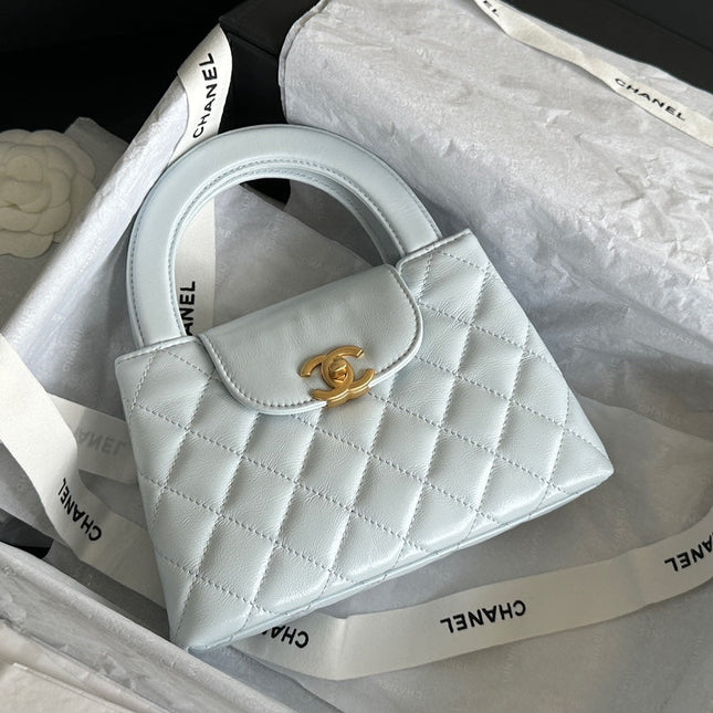 CHANEL VINTAGE KELLY 25S 19 CM IN PASTEL MINT GREEN LAMBSKIN WITH GOLD HARDWARE
