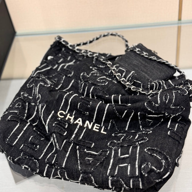 CHANEL 22 BAG 25S 37 CM IN BLACK DENIM