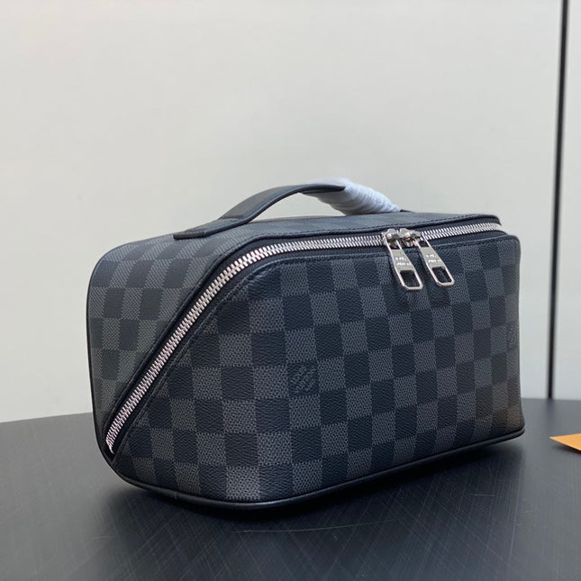 TOILETRY BAG 24 IN BLACK DAMIER GRAPHITE CANVAS
