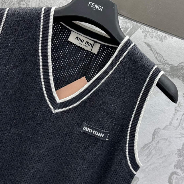 Miu 25 V- Gile Black Wool 232006