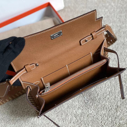 KELLY CLASSIQUE TO GO WALLET 20 IN CHOCOLATE BROWN CALFSKIN WITH SILVER HARDWARE