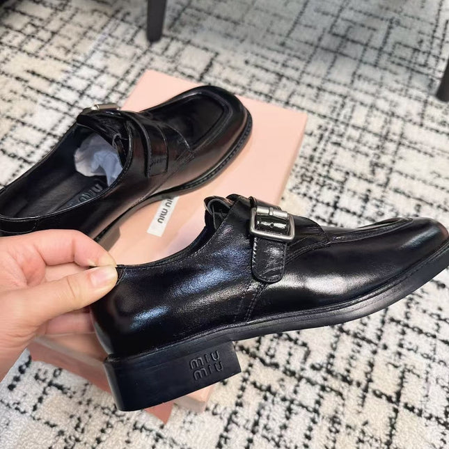 SQUARE TOE OXFORD IN BLACK SHINY CALFSKIN
