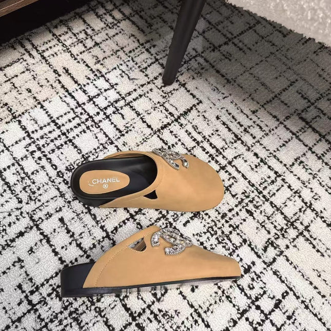 FLAT MULE IN SEPIA BEIGE CALFSKIN