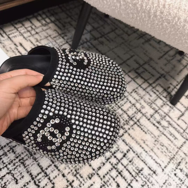 FLAT MULE IN  BLACK SUEDE WITH CRYSTALS