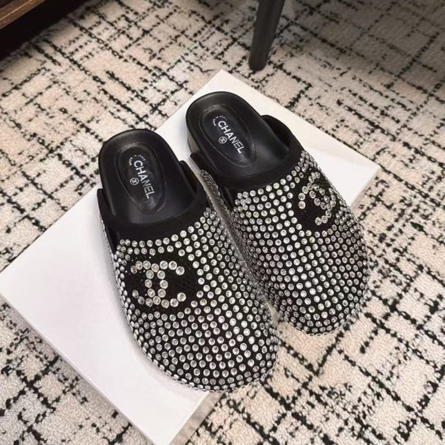 FLAT MULE IN  BLACK SUEDE WITH CRYSTALS