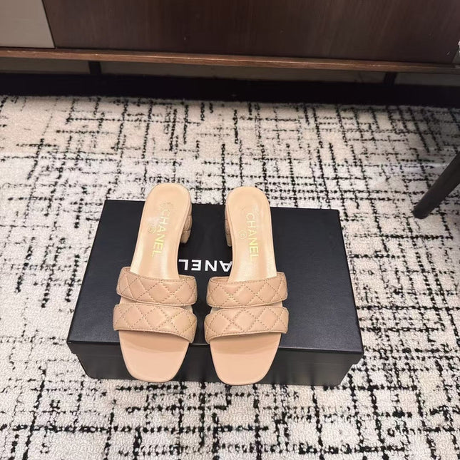 MID HEEL MULES IN MACAROON BEIGE SHEEPSKIN