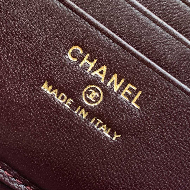 SMALL VANITY CASE WITH HANDLE 17 IN WINE RED LAMBSKIN GOLD HARDWARE