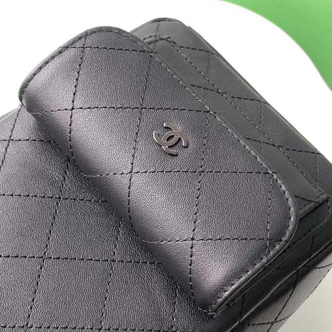 SMALL BACKPACK 25 IN BLACK CALFSKIN BLACK CHAIN