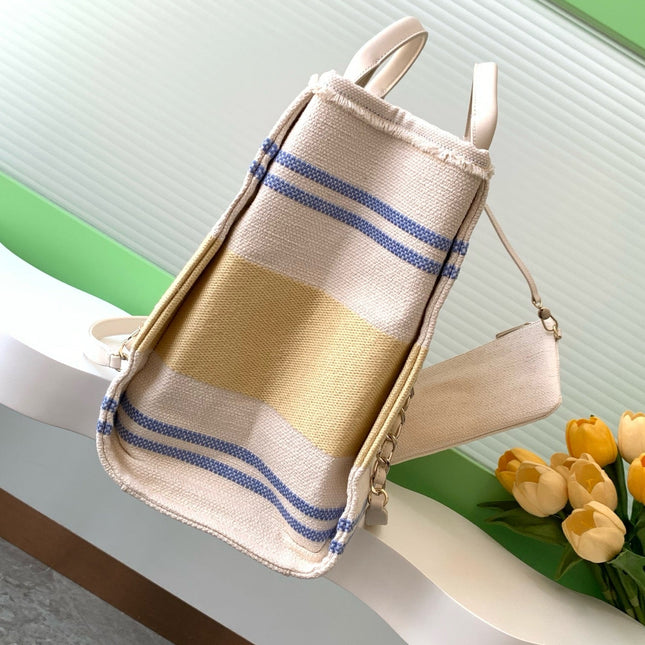SHOPPING BAG 38 IN WHITE BLUE AND YELLOW CANVAS